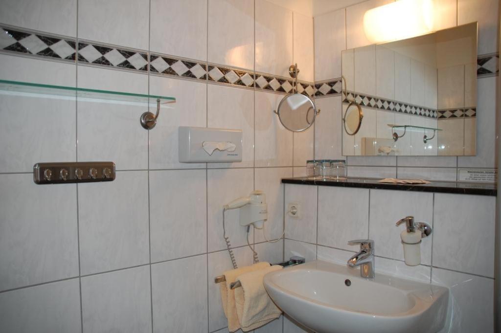 בולטנהאגן Gutshaus Redewisch Hotel & Restaurant מראה חיצוני תמונה
