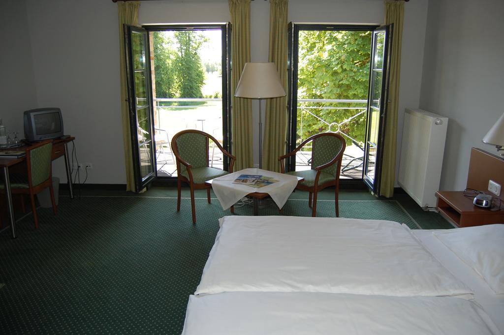 בולטנהאגן Gutshaus Redewisch Hotel & Restaurant מראה חיצוני תמונה