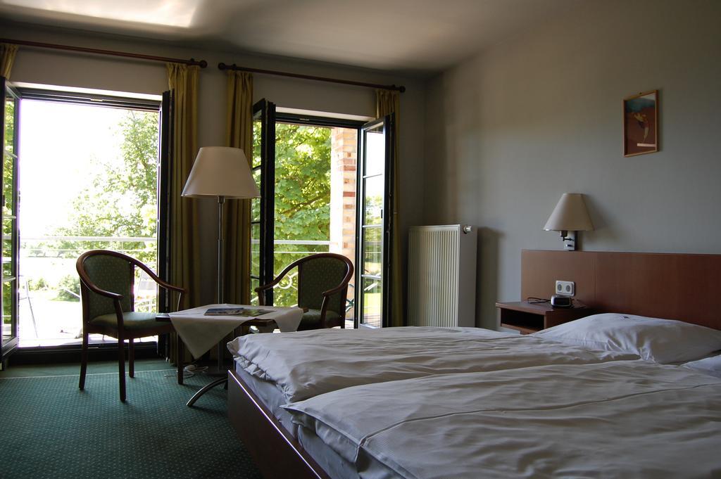 בולטנהאגן Gutshaus Redewisch Hotel & Restaurant מראה חיצוני תמונה