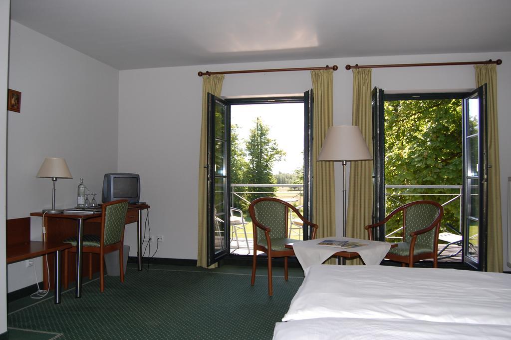 בולטנהאגן Gutshaus Redewisch Hotel & Restaurant מראה חיצוני תמונה